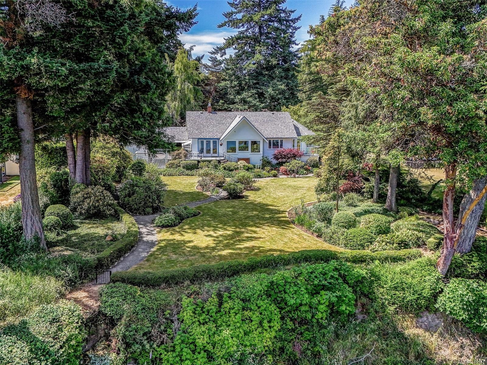 4590 Torquay Dr, Saanich, BC