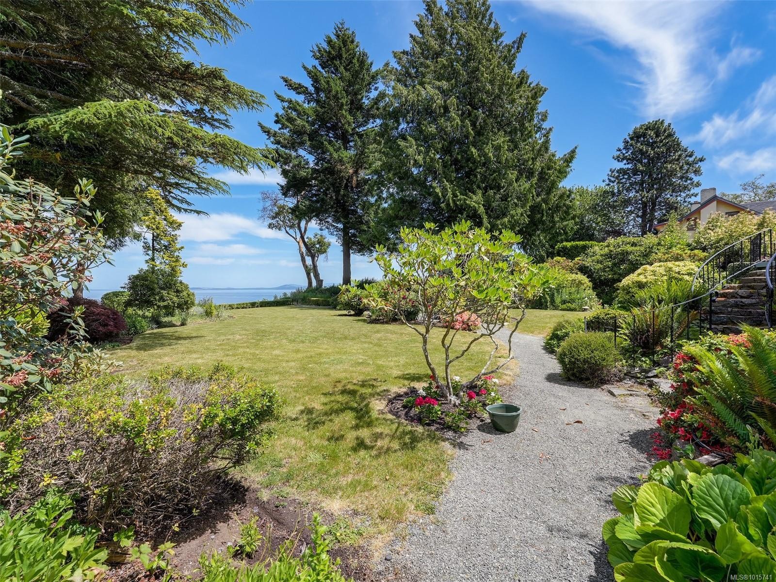 4590 Torquay Dr, Saanich, BC