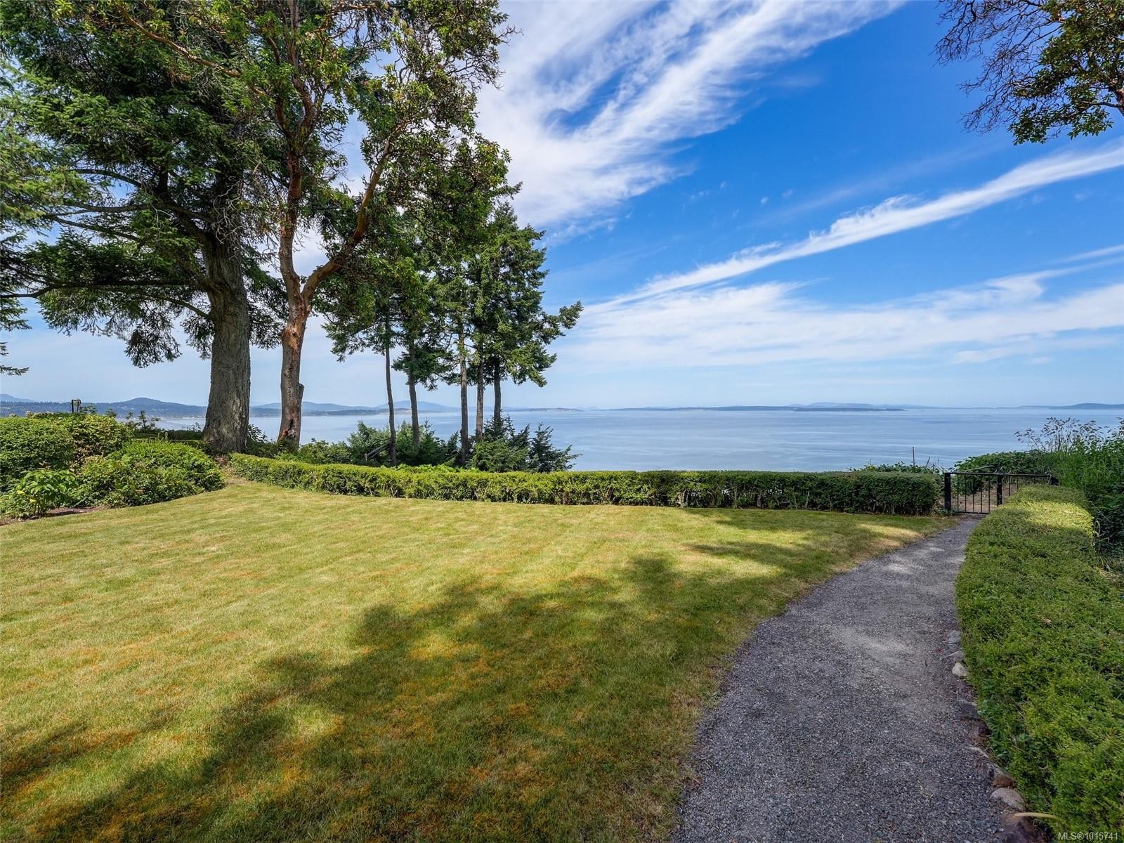 4590 Torquay Dr, Saanich, BC