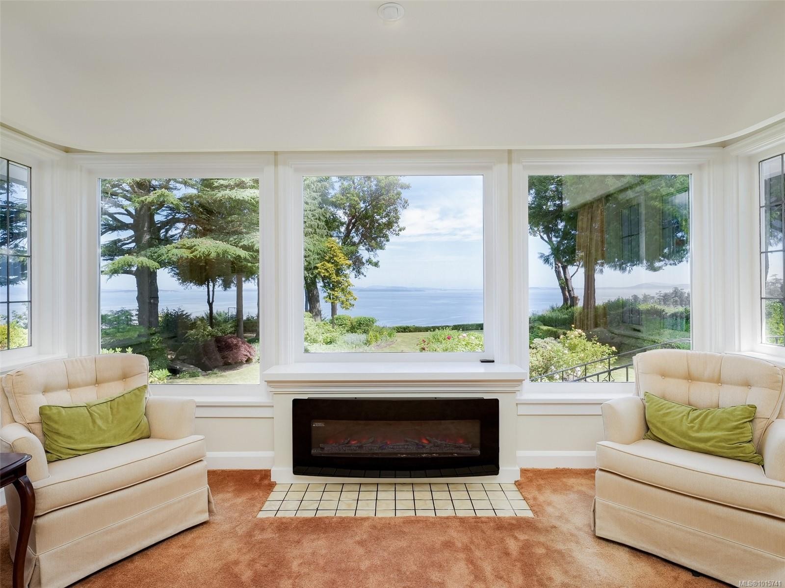 4590 Torquay Dr, Saanich, BC