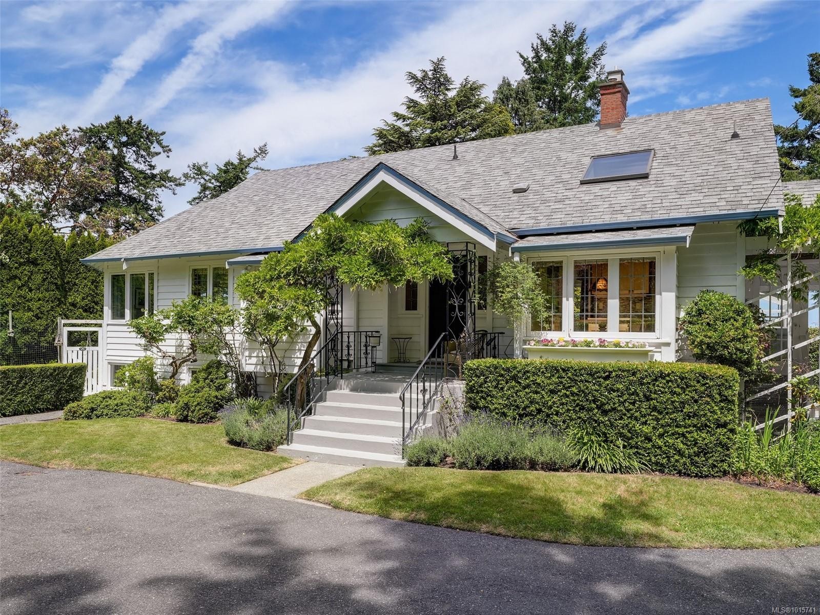 4590 Torquay Dr, Saanich, BC