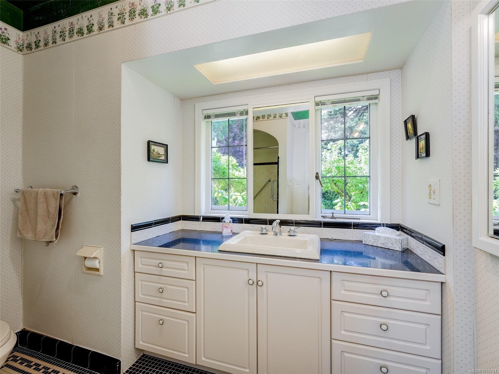 4590 Torquay Dr, Saanich, BC