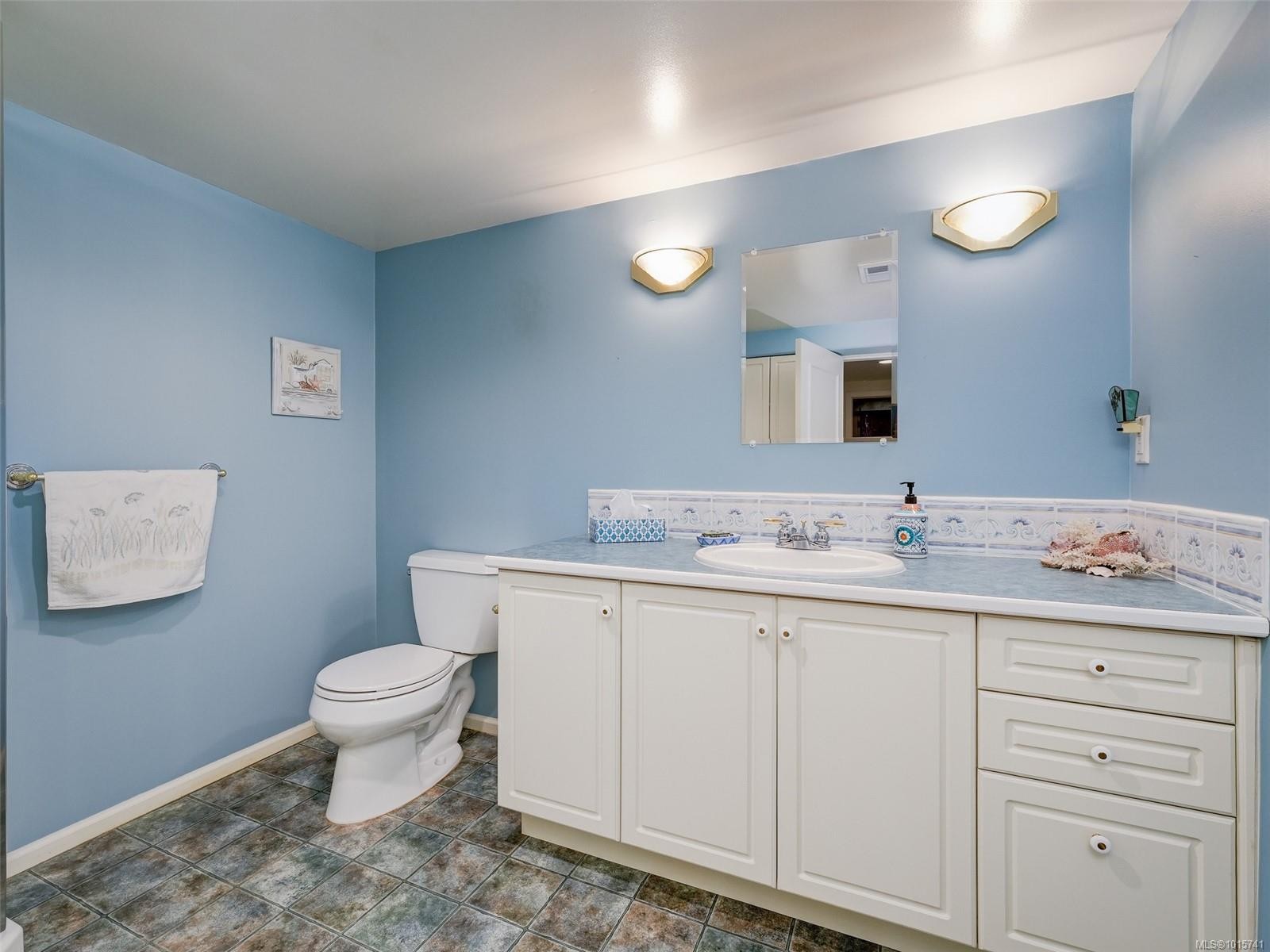 4590 Torquay Dr, Saanich, BC