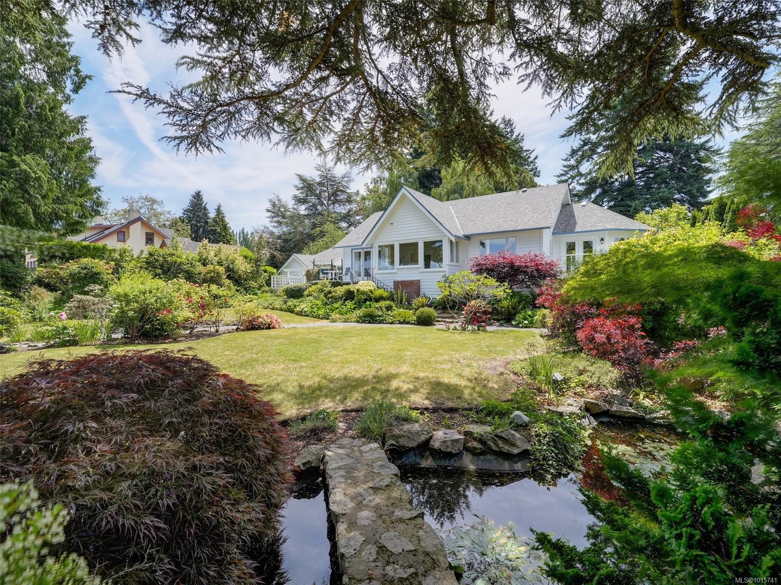 4590 Torquay Dr, Saanich, BC