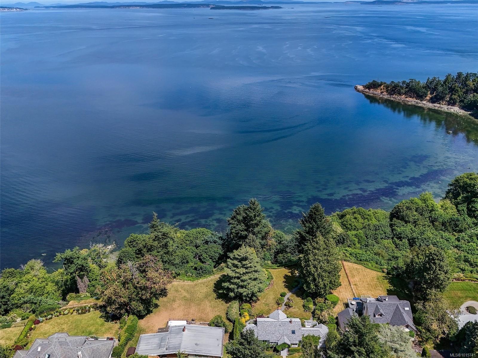 4590 Torquay Dr, Saanich, BC