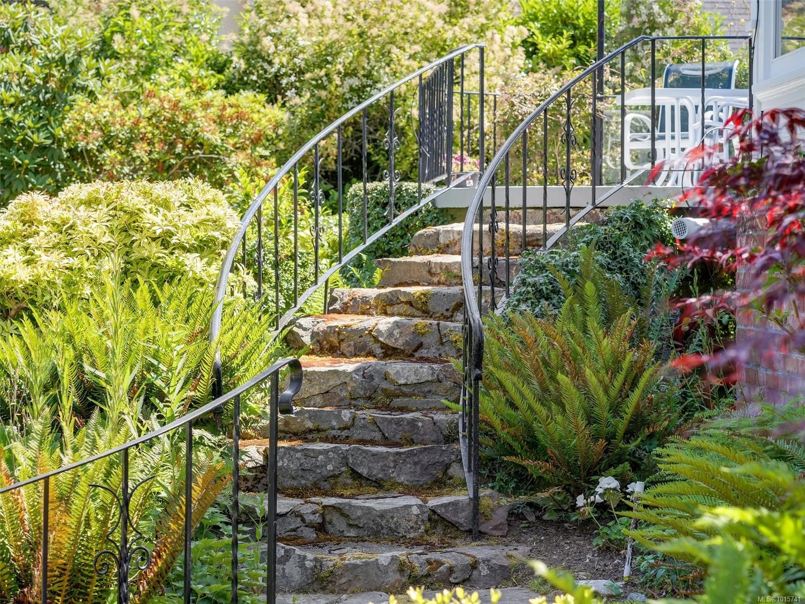 4590 Torquay Dr, Saanich, BC