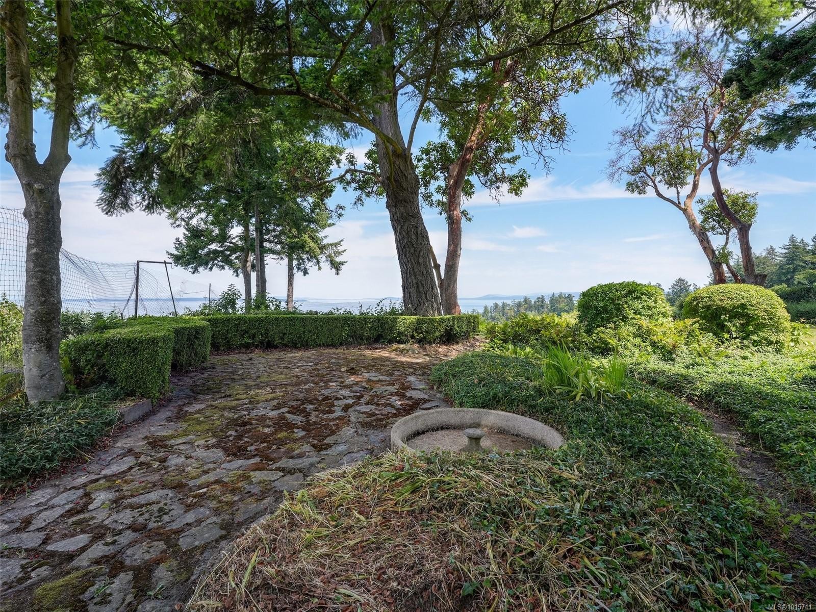 4590 Torquay Dr, Saanich, BC