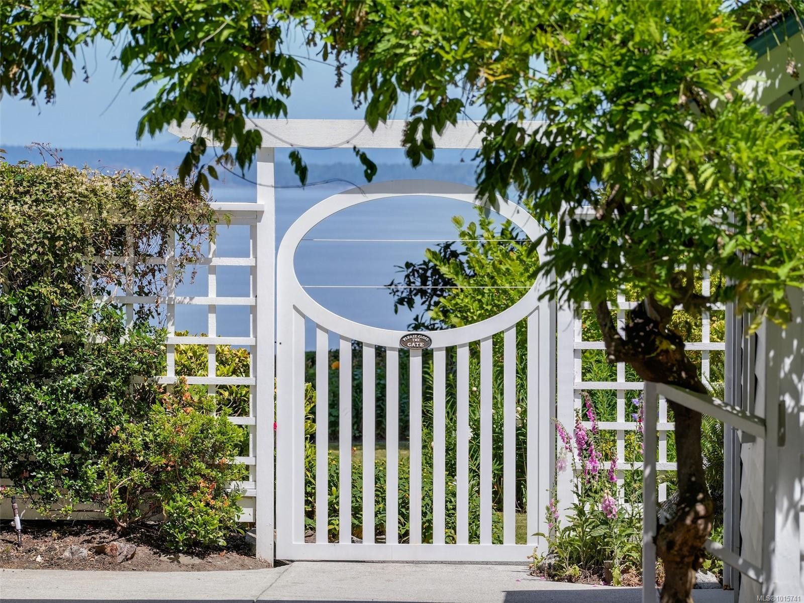 4590 Torquay Dr, Saanich, BC