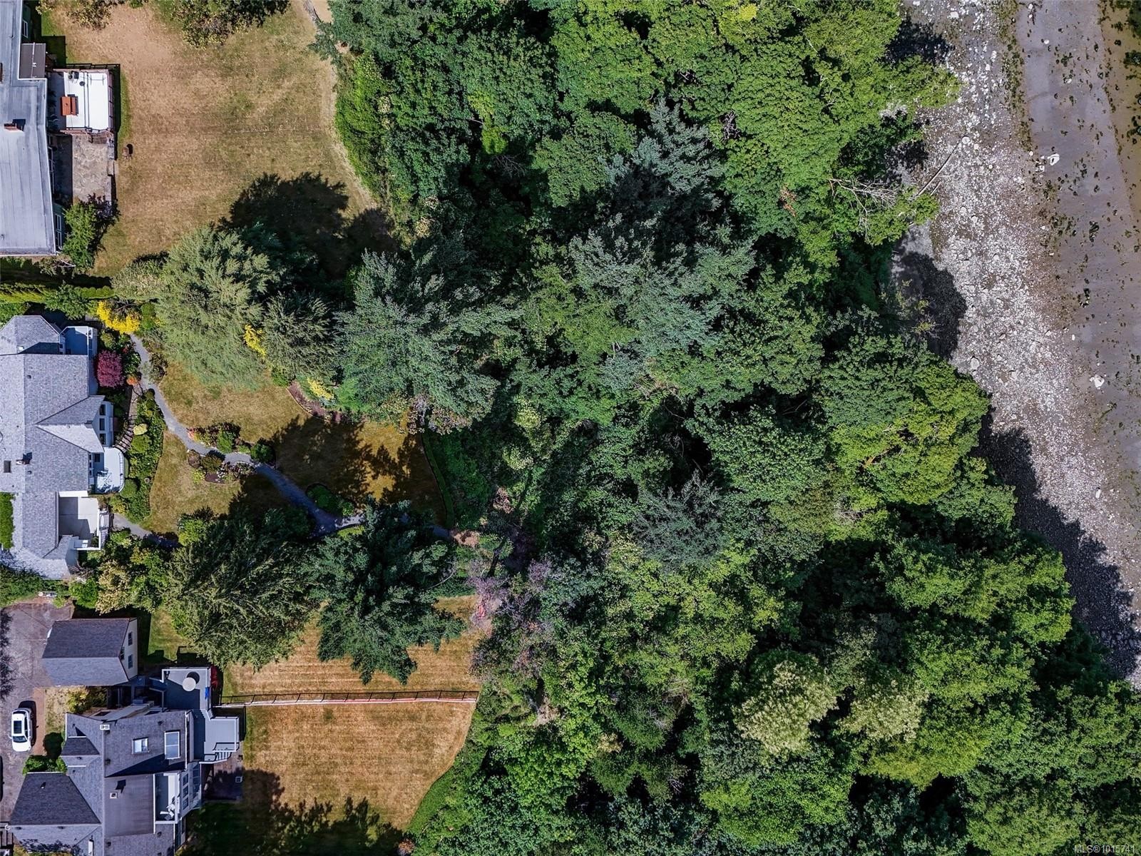 4590 Torquay Dr, Saanich, BC