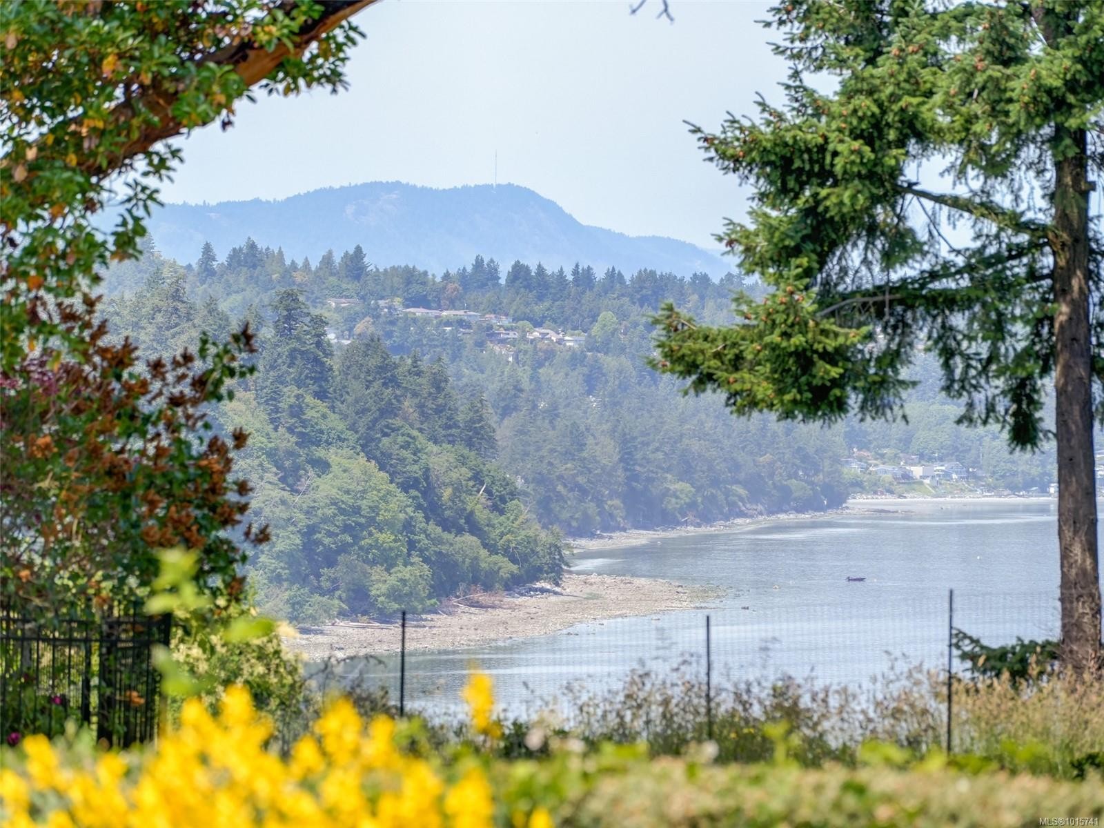 4590 Torquay Dr, Saanich, BC