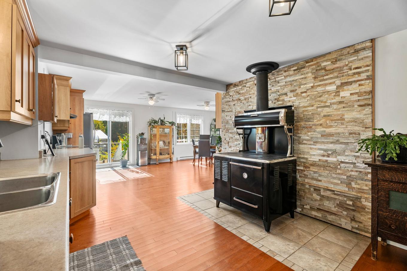 Interior - 510 Rue Desrochers O., Chertsey, QC - Indoor Photo Showing Kitchen With Double Sink
