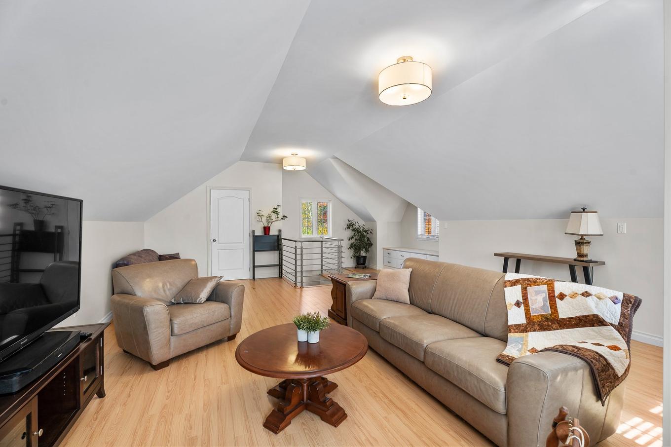 Family room - 510 Rue Desrochers O., Chertsey, QC - Indoor Photo Showing Living Room