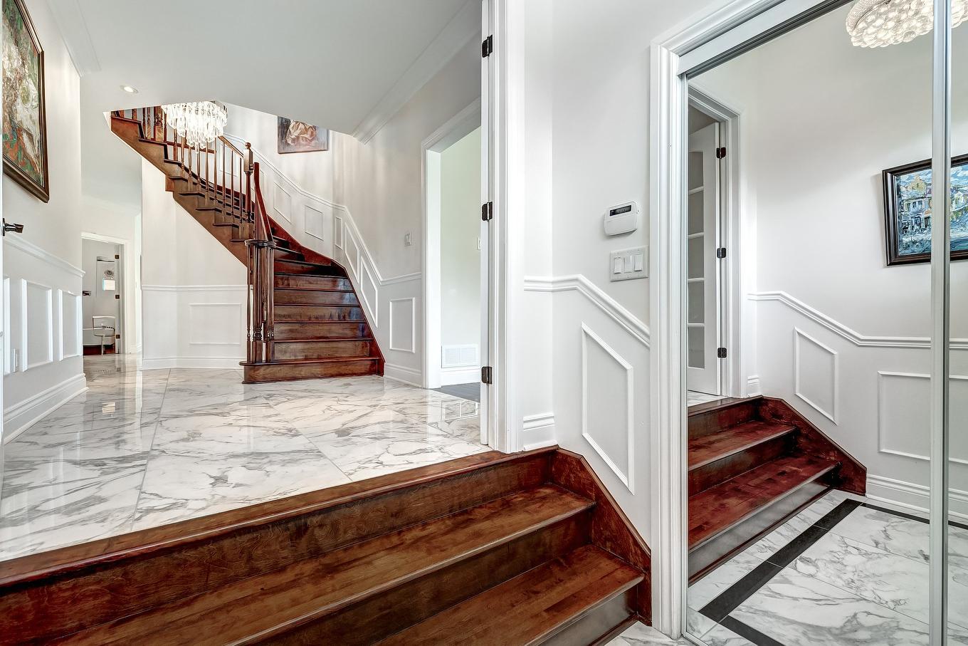 Hall d'entrée/Vestibule - 425 Av. Des Crécerelles, Beaconsfield, QC - Indoor Photo Showing Other Room