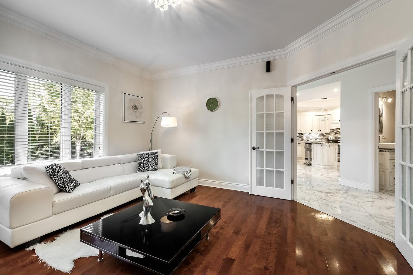 Salle familiale - 425 Av. Des Crécerelles, Beaconsfield, QC - Indoor Photo Showing Living Room