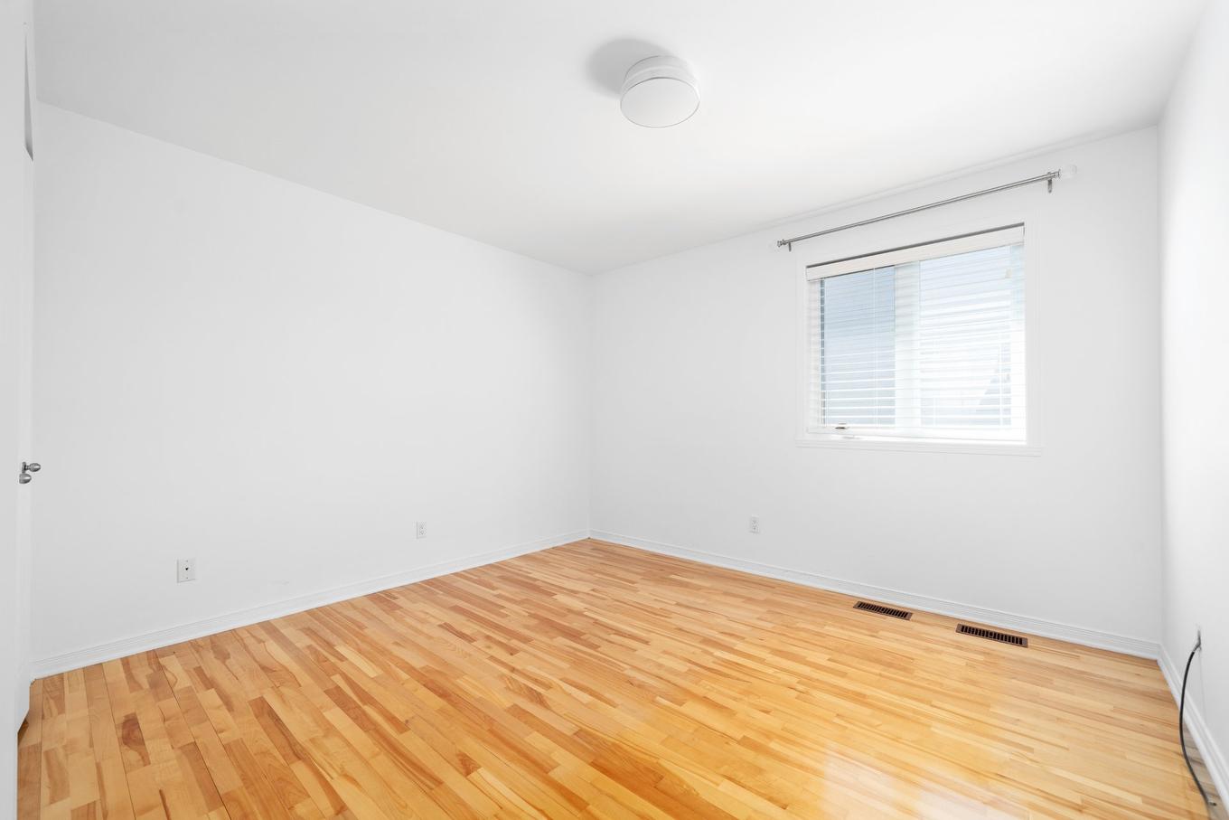 Chambre à coucher - 178 Rue De La Belle-Plage, Vaudreuil-Dorion, QC - Indoor Photo Showing Other Room