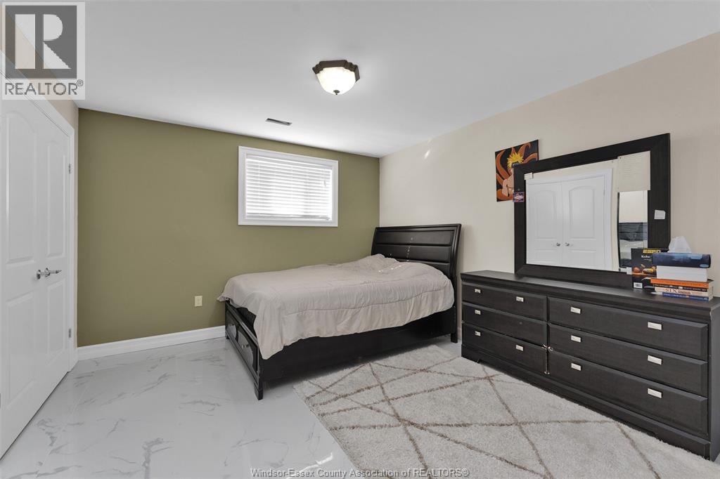 3921 Zanzibar Crescent, Windsor, ON - Indoor Photo Showing Bedroom