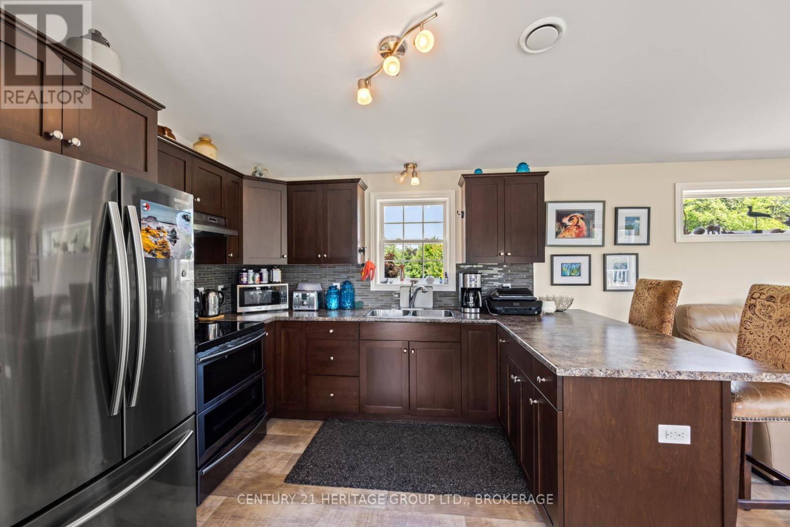 3756 County Road 3, Leeds And The Thousand Islands, ON - Indoor Photo Showing Kitchen With Double Sink