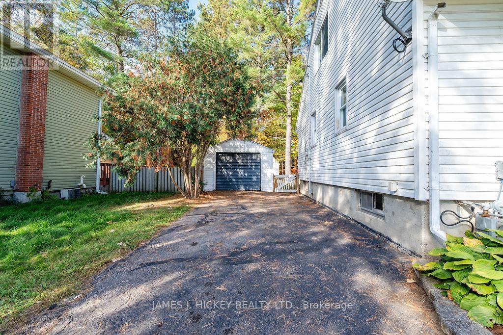 13 Thomson Crescent, Deep River, ON - Outdoor