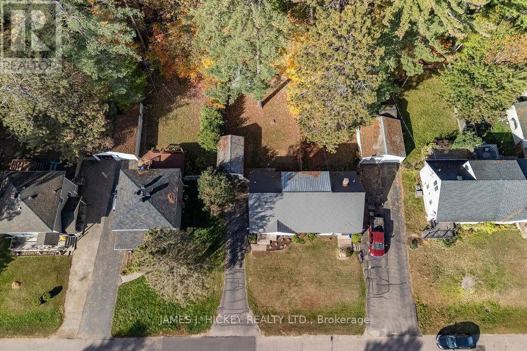 13 Thomson Crescent, Deep River, ON - Outdoor