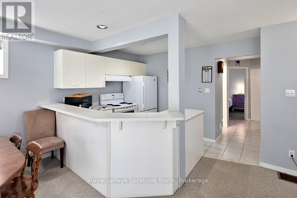 38 - 146 Settlers Way, Blue Mountains, ON - Indoor Photo Showing Kitchen