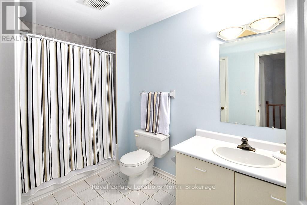 Second level Bathroom - 38 - 146 Settlers Way, Blue Mountains, ON - Indoor Photo Showing Bathroom