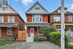 82 ROSEMONT AVENUE Hamilton (Stipley), ON L8L 2M5
