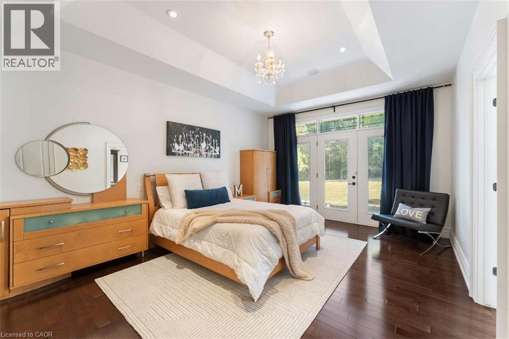 82 Margaret Avenue, Stoney Creek, ON - Indoor Photo Showing Bedroom