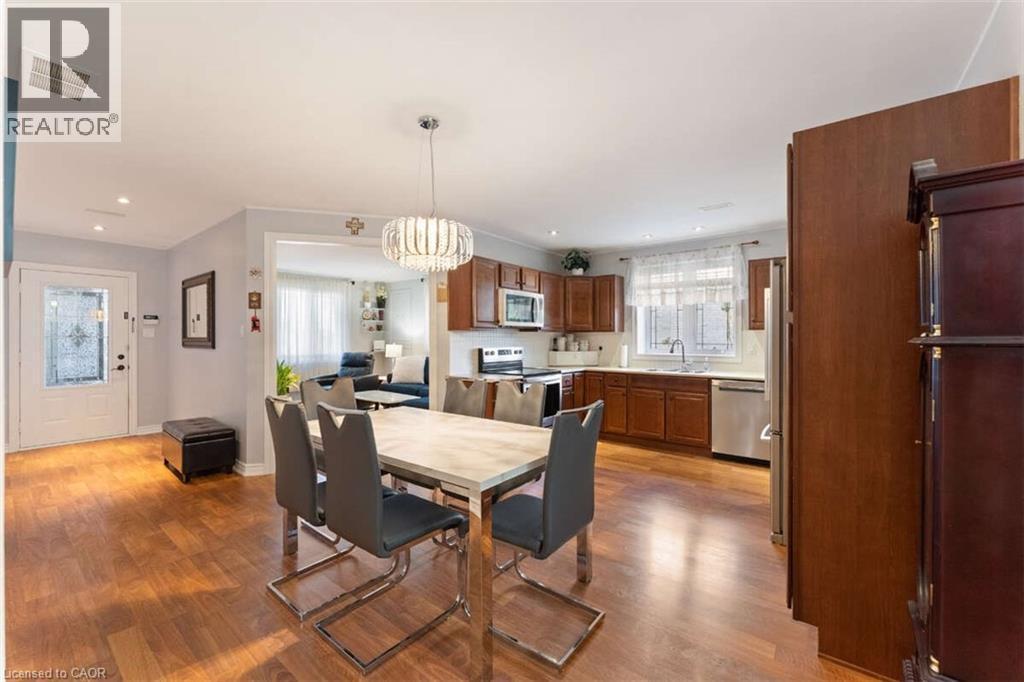 82 Margaret Avenue, Stoney Creek, ON - Indoor