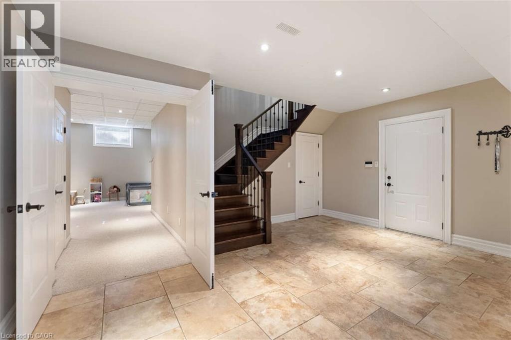 82 Margaret Avenue, Stoney Creek, ON - Indoor