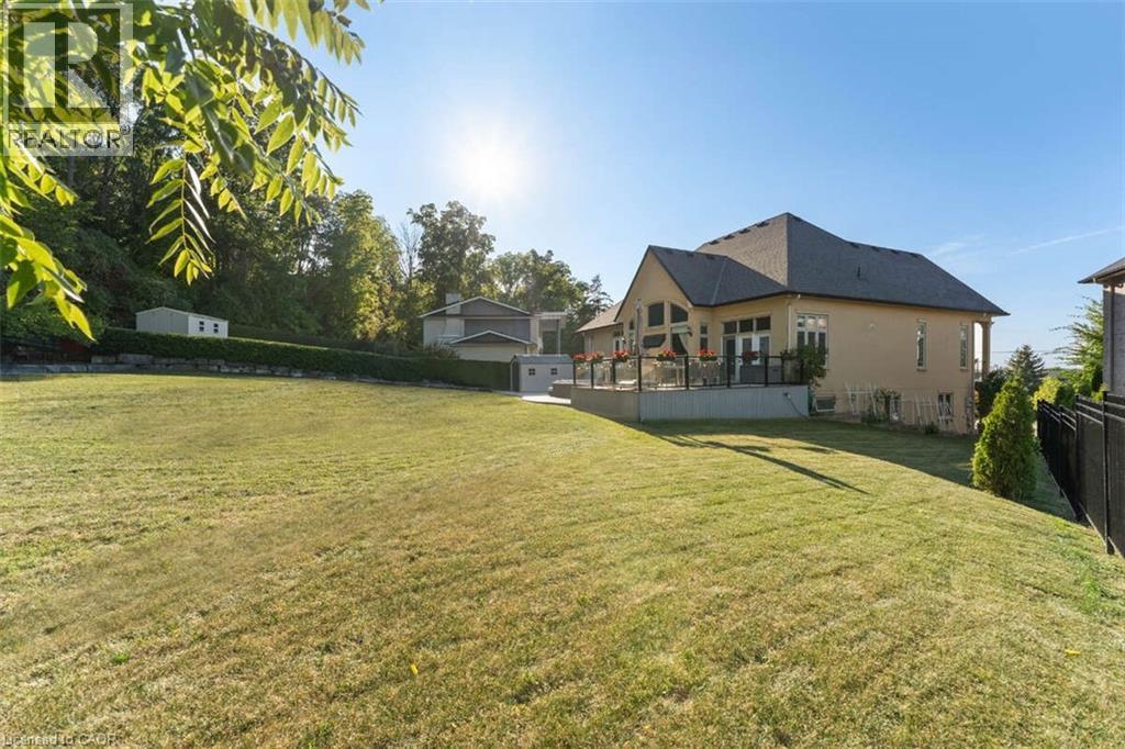 82 Margaret Avenue, Stoney Creek, ON - Outdoor