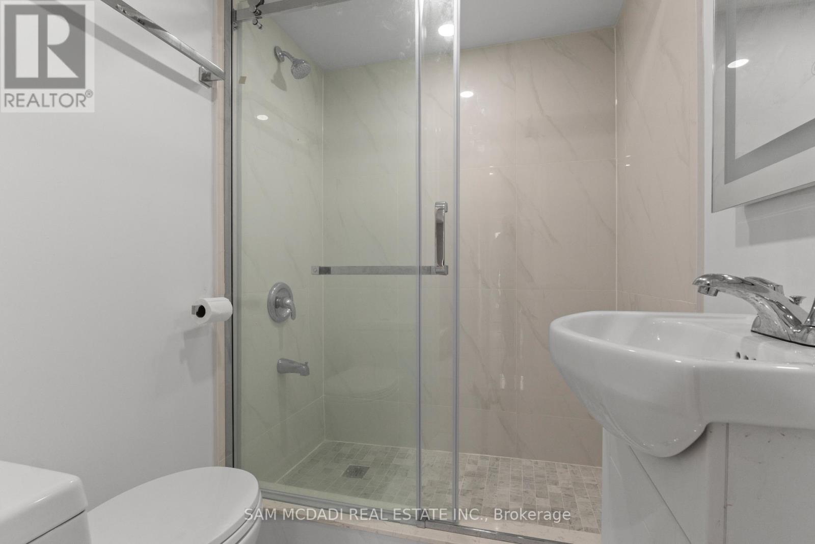 7691 Wildfern Drive, Mississauga, ON - Indoor Photo Showing Bathroom