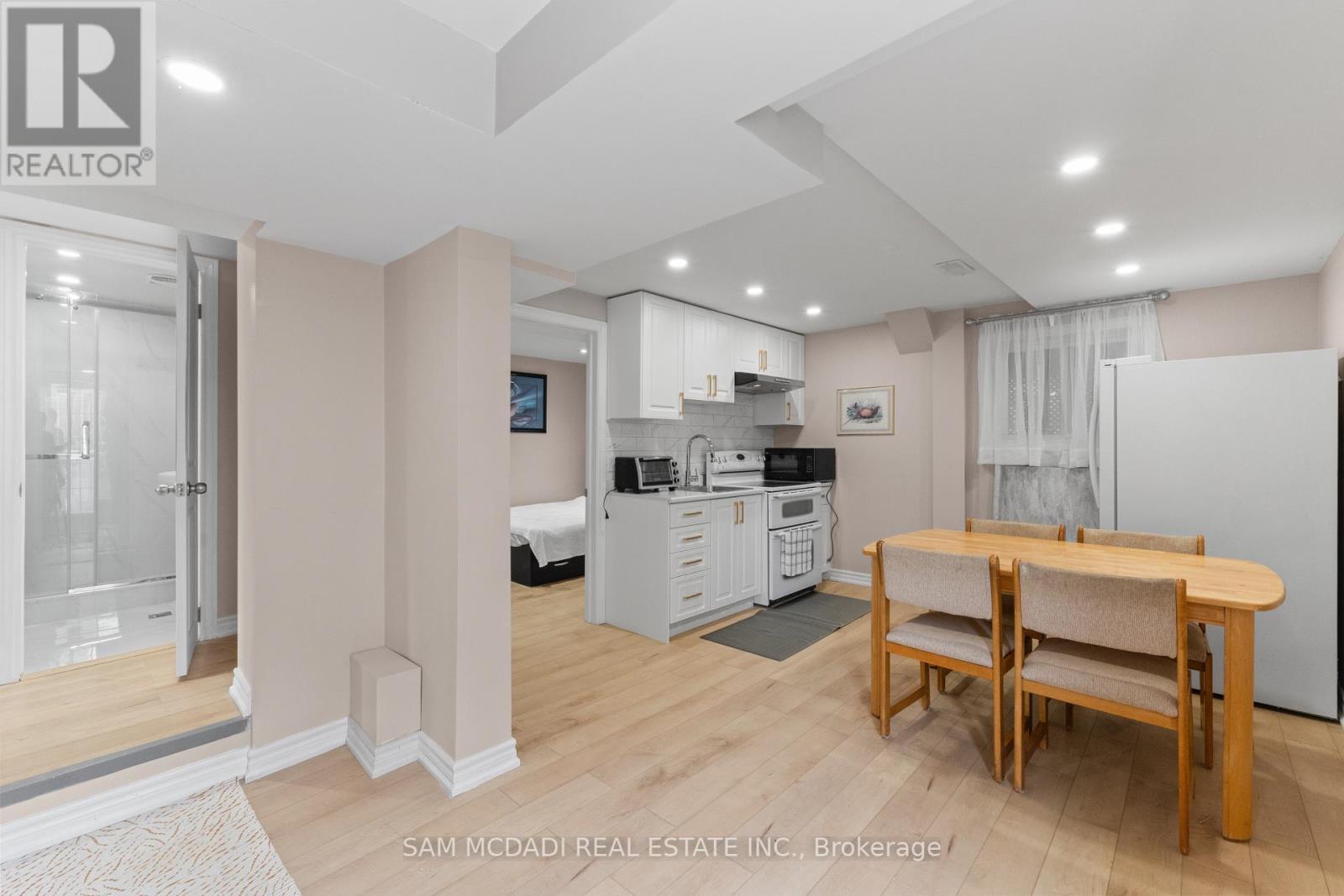 7691 Wildfern Drive, Mississauga, ON - Indoor