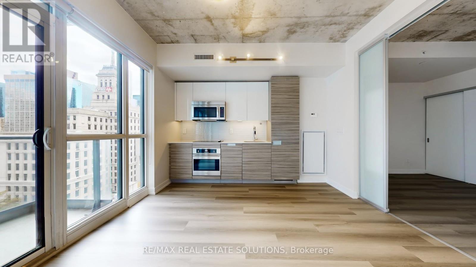 1303 - 210 Simcoe Street, Toronto, ON - Indoor Photo Showing Other Room