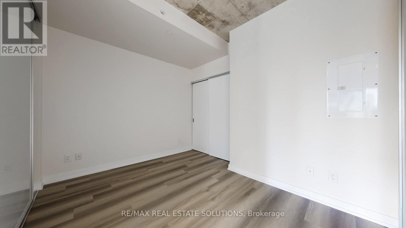 1303 - 210 Simcoe Street, Toronto, ON - Indoor Photo Showing Other Room