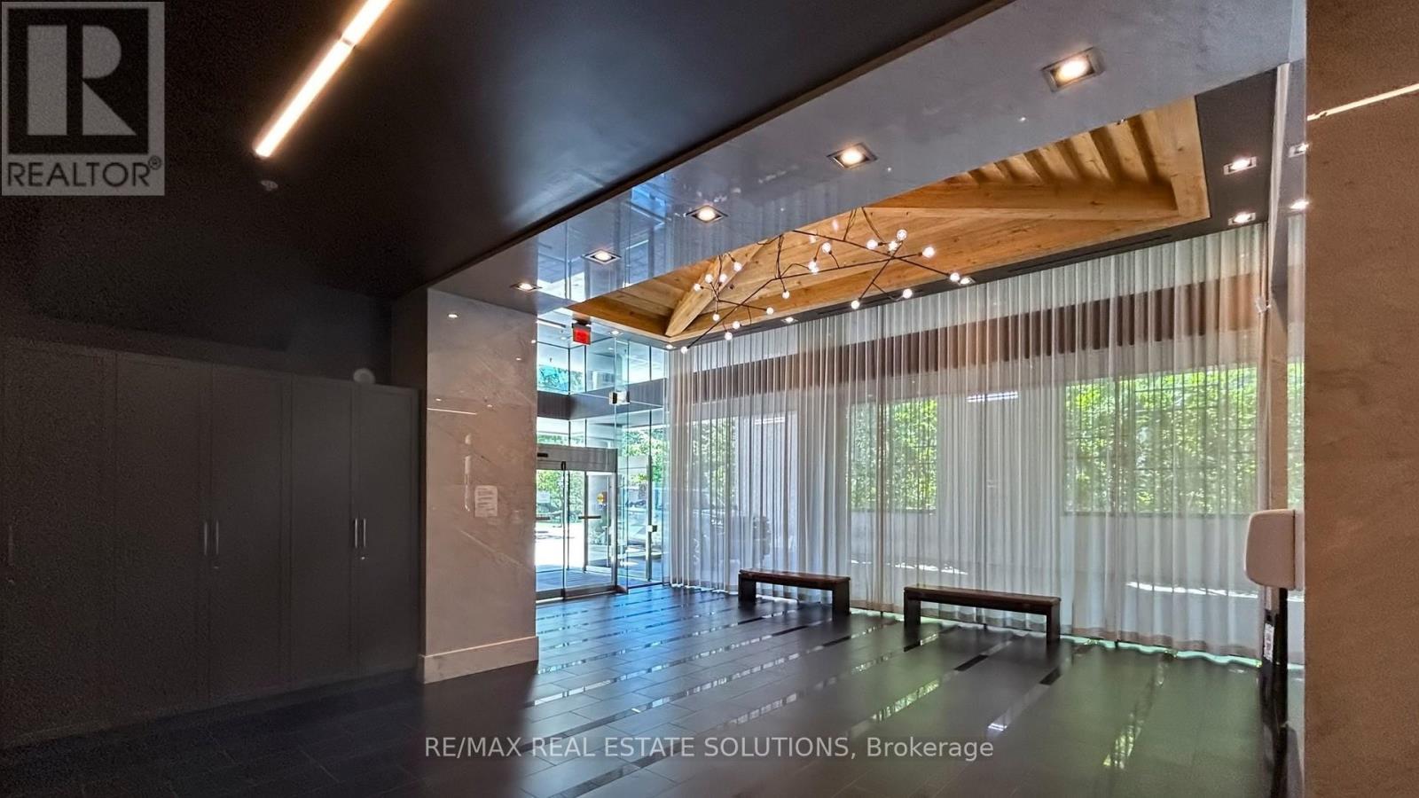 1303 - 210 Simcoe Street, Toronto, ON - Indoor Photo Showing Other Room