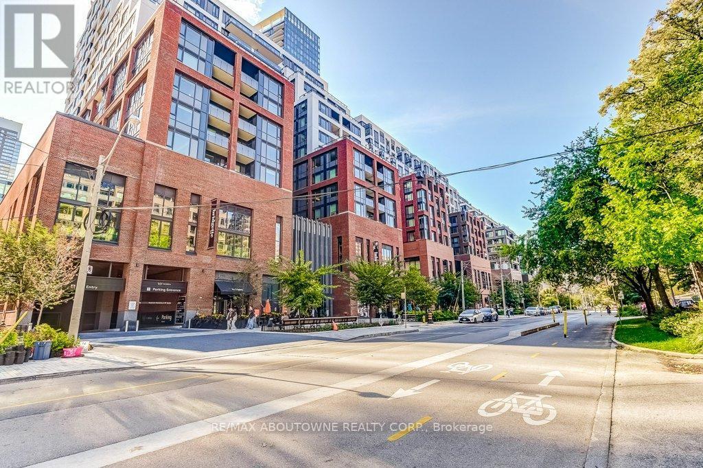 212 - 400 Wellington Street W, Toronto, ON - Outdoor With Facade