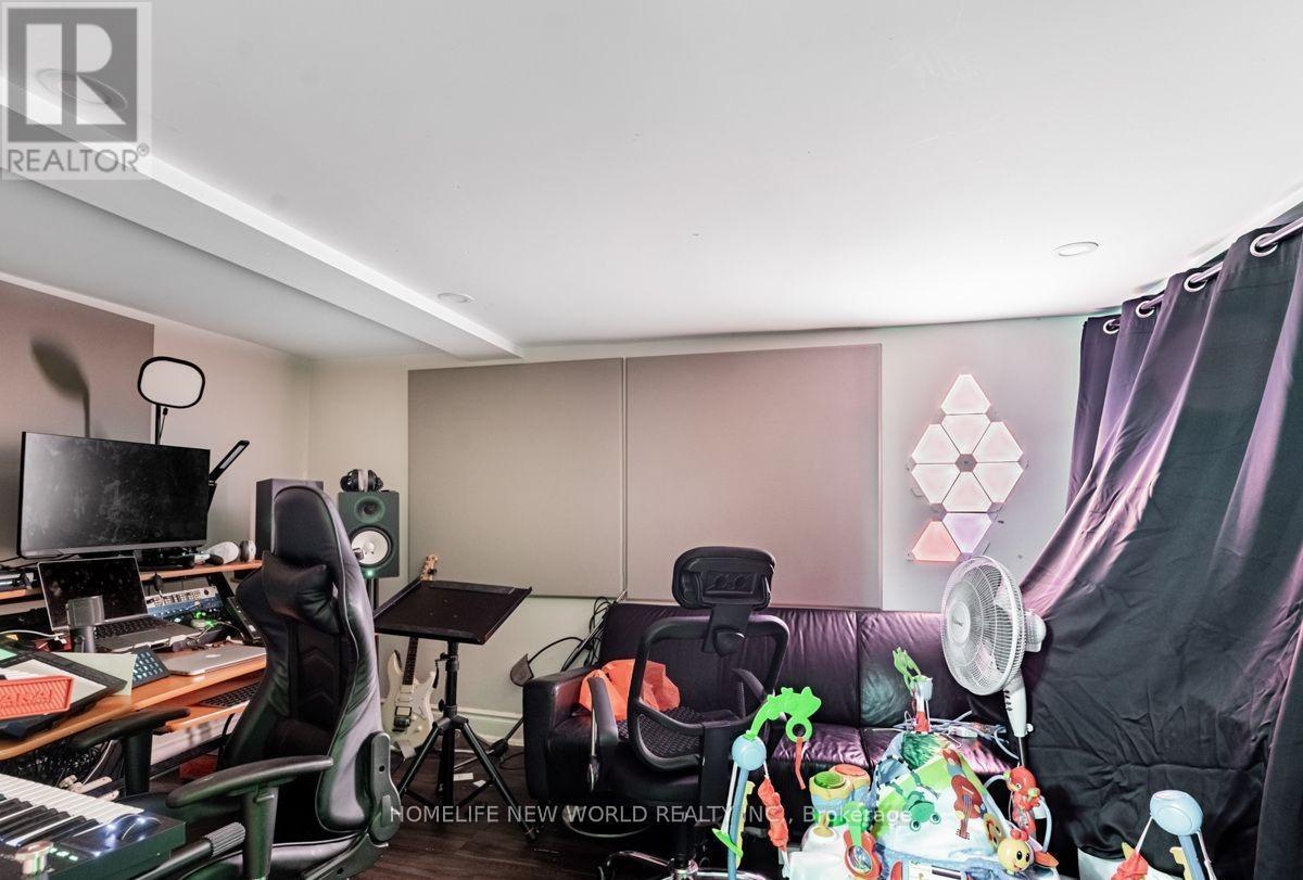 878 Kingston Road, Toronto, ON