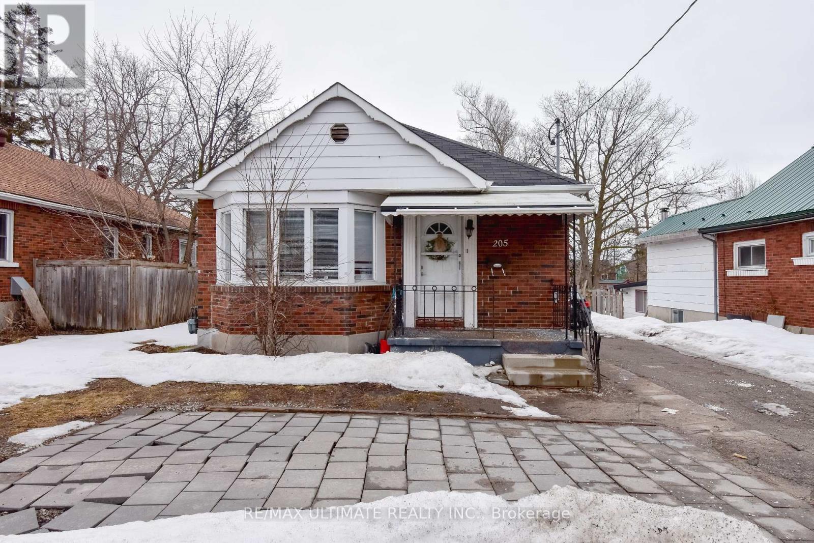 B - 205 Innisfil Street, Barrie, ON - Outdoor