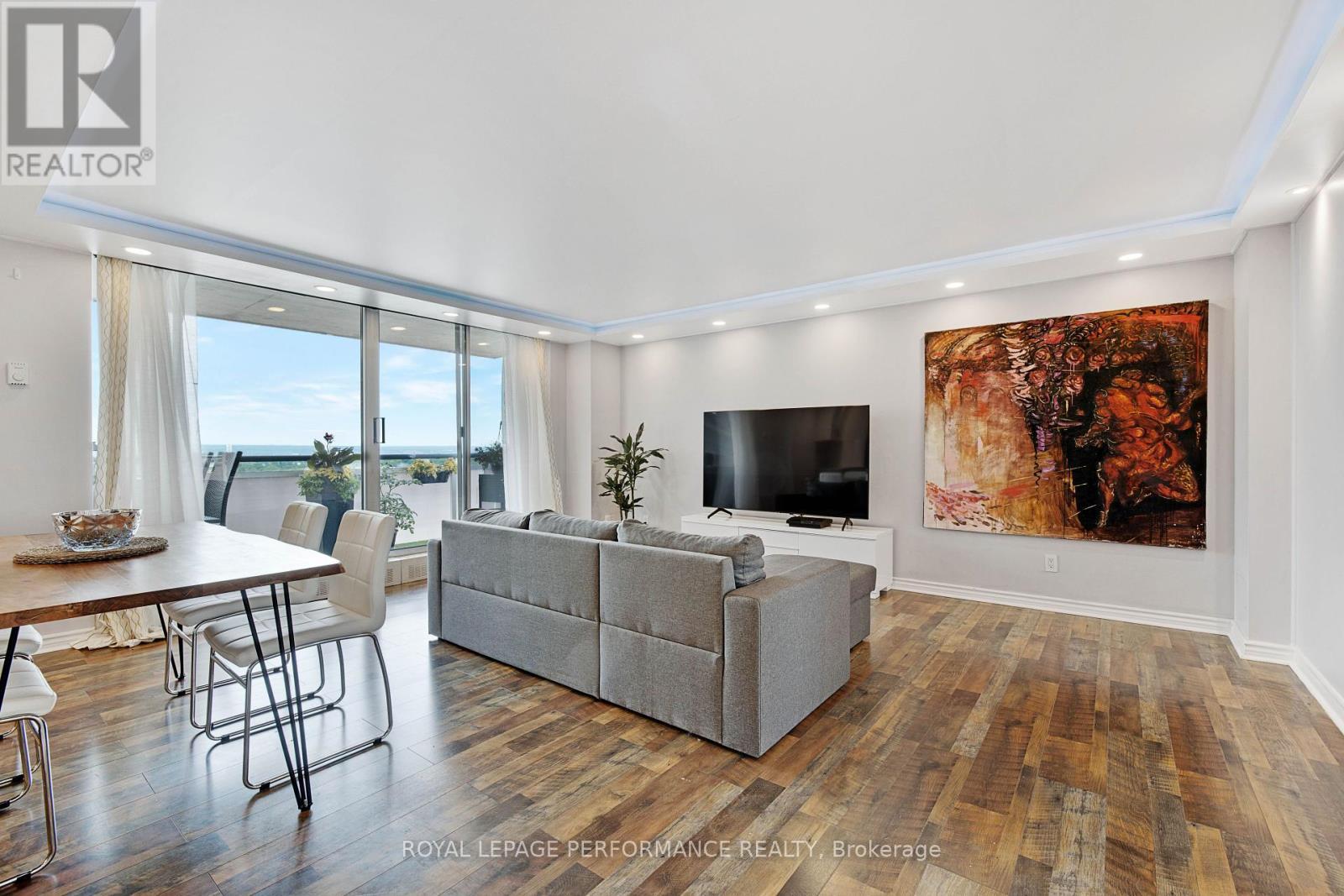 1905 - 160 George Street, Ottawa, ON - Indoor Photo Showing Living Room