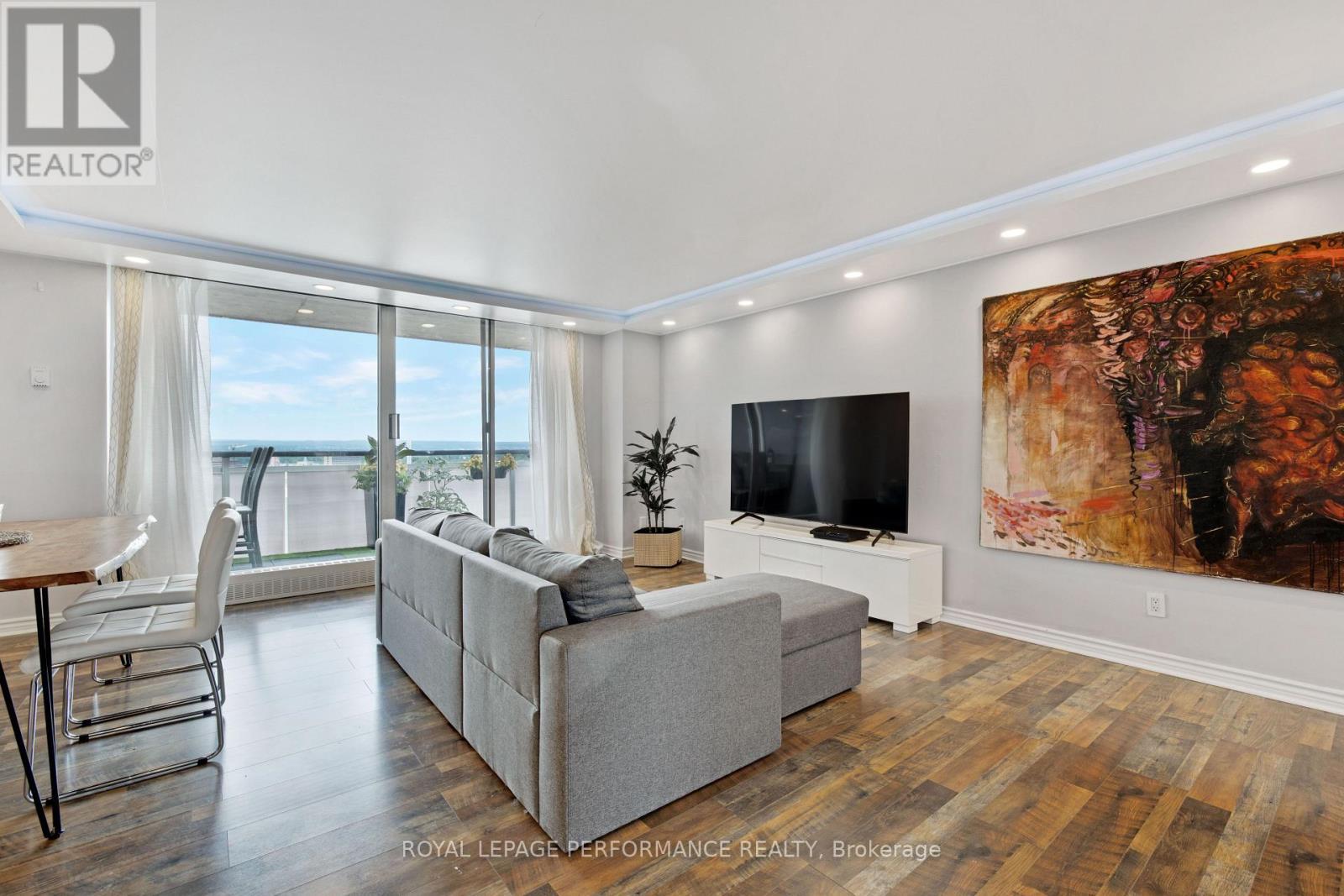 1905 - 160 George Street, Ottawa, ON - Indoor Photo Showing Living Room