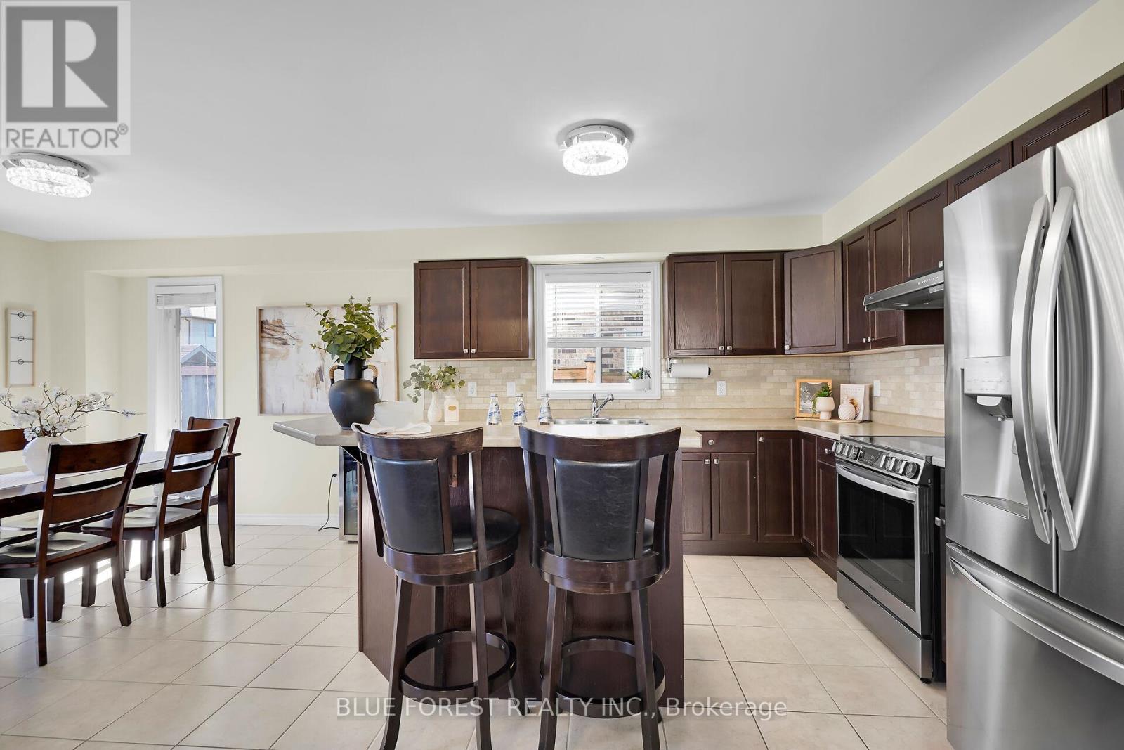 3303 Jinnies Way, London South (South W), ON - Indoor