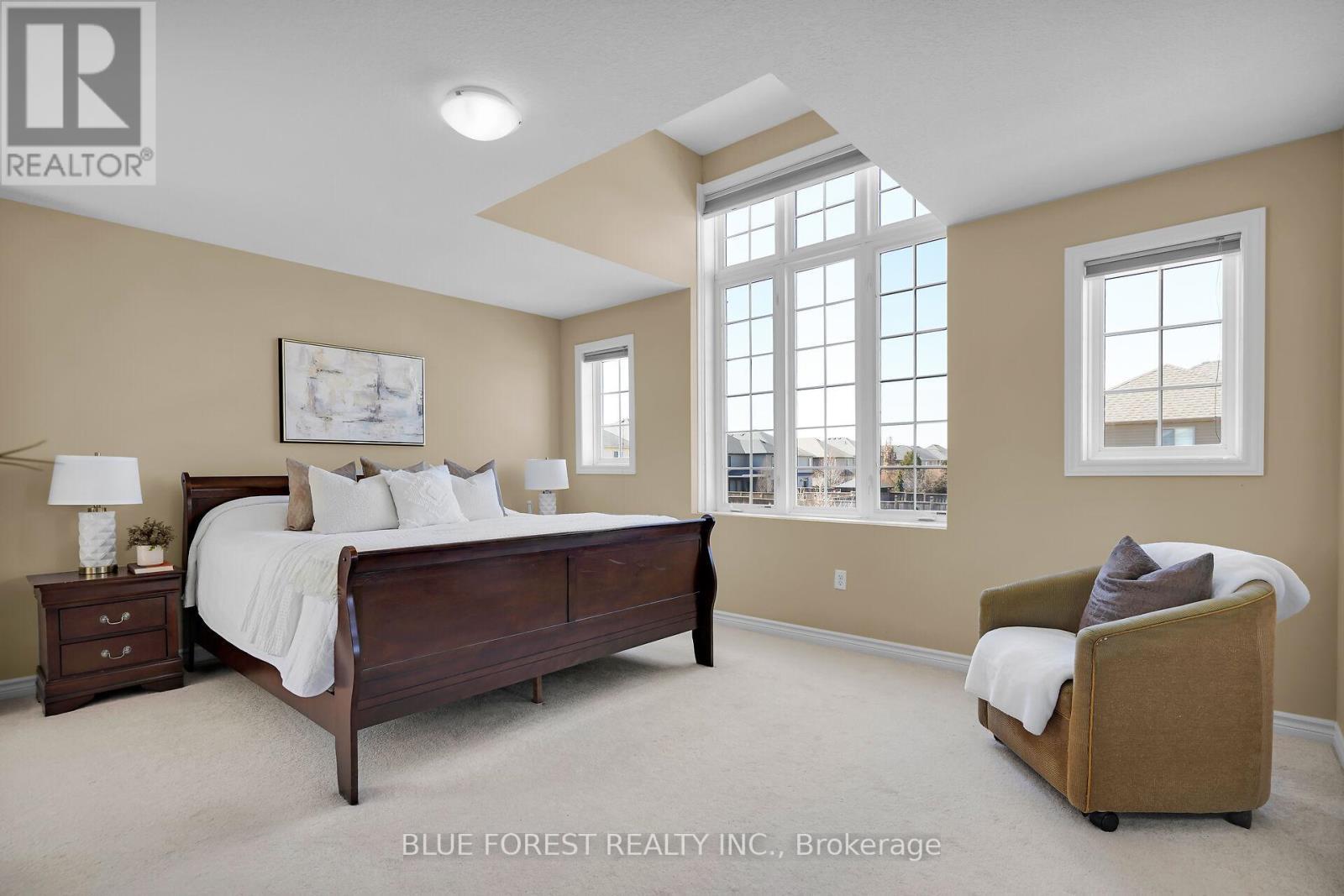 3303 Jinnies Way, London South (South W), ON - Indoor Photo Showing Bedroom