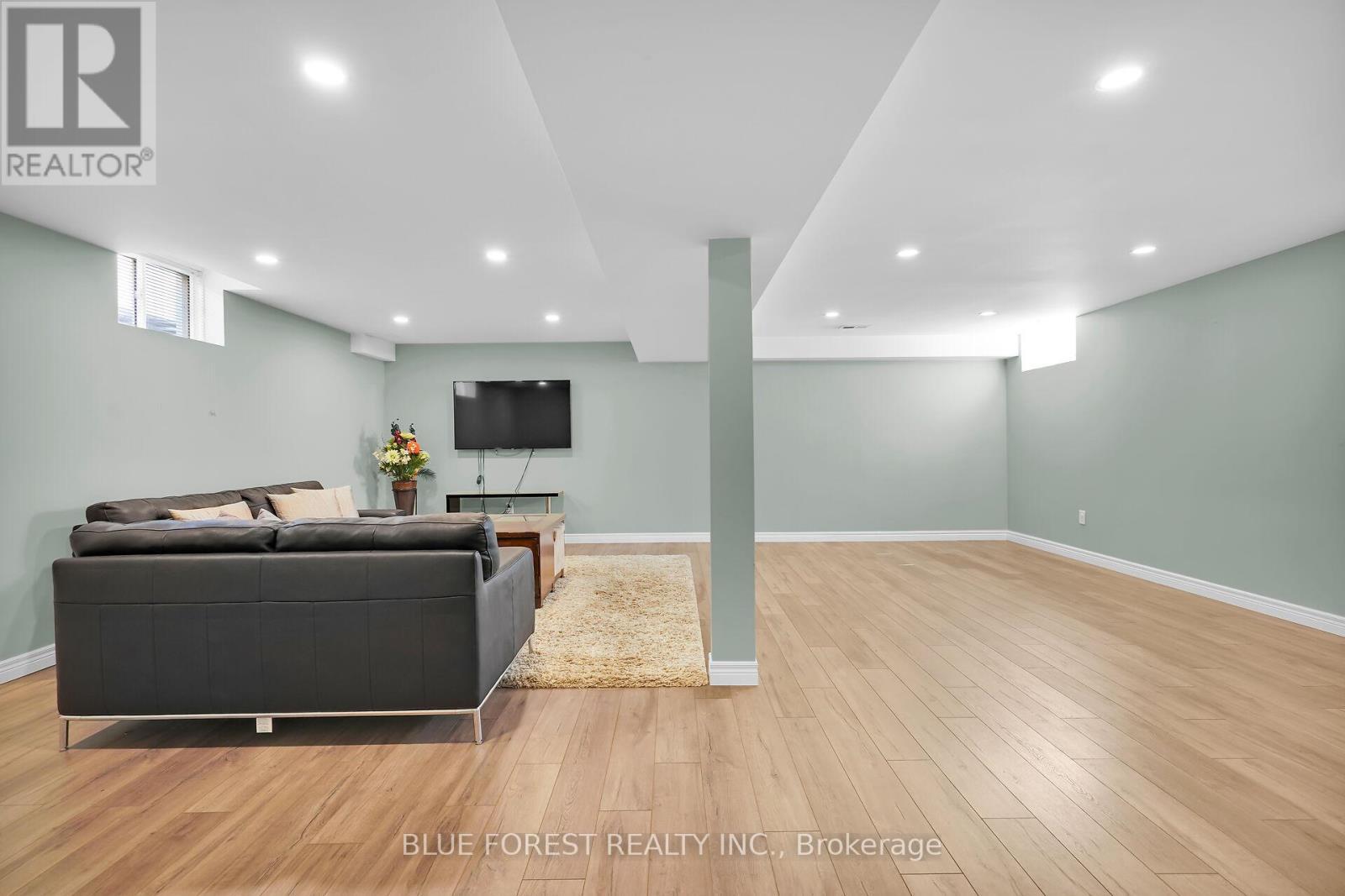 3303 Jinnies Way, London South (South W), ON - Indoor Photo Showing Other Room