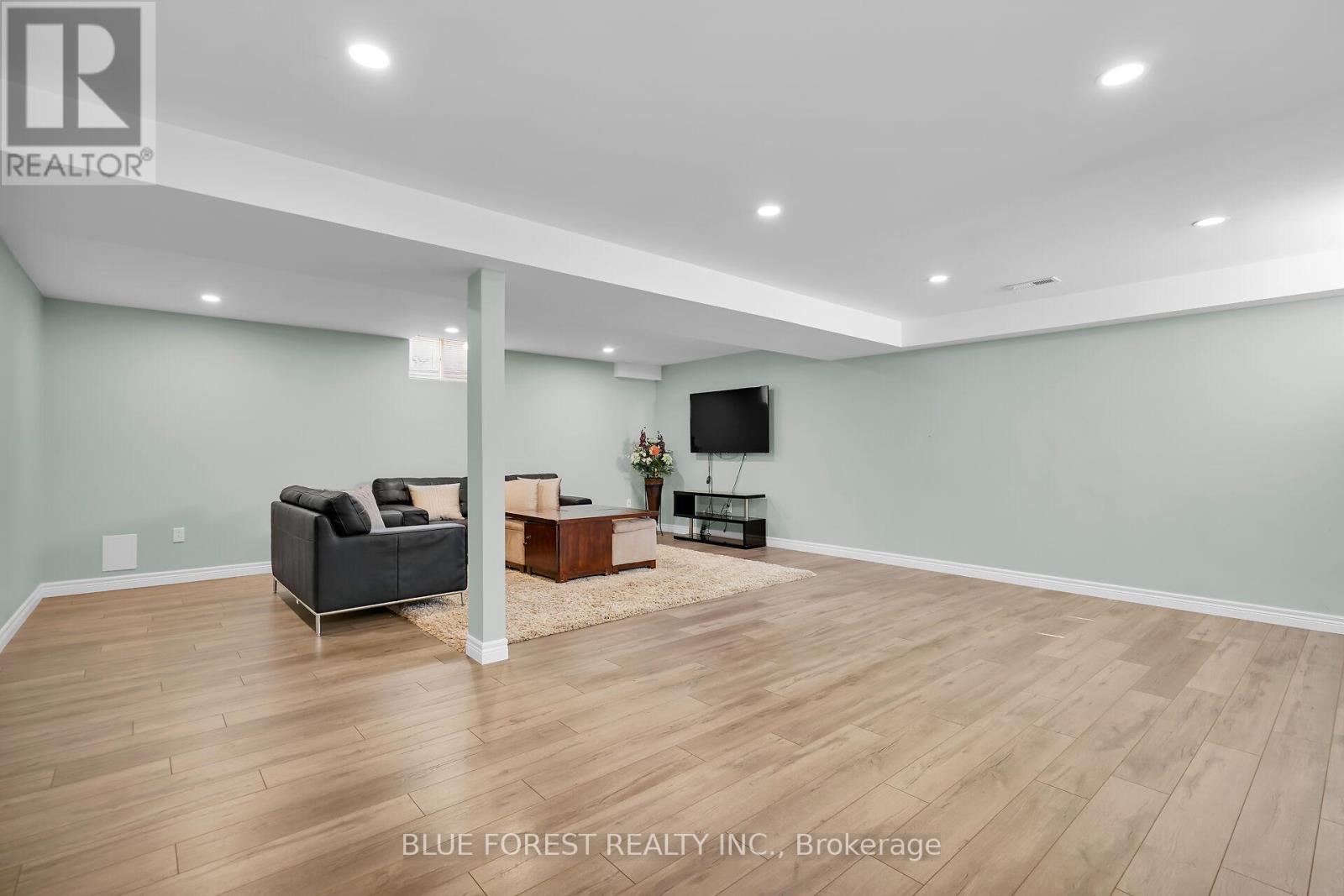 3303 Jinnies Way, London South (South W), ON - Indoor