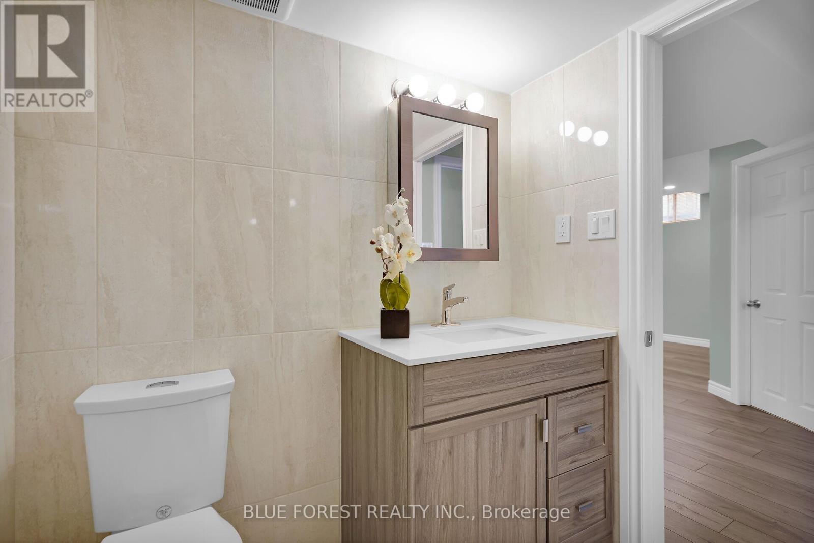 3303 Jinnies Way, London South (South W), ON - Indoor Photo Showing Bathroom