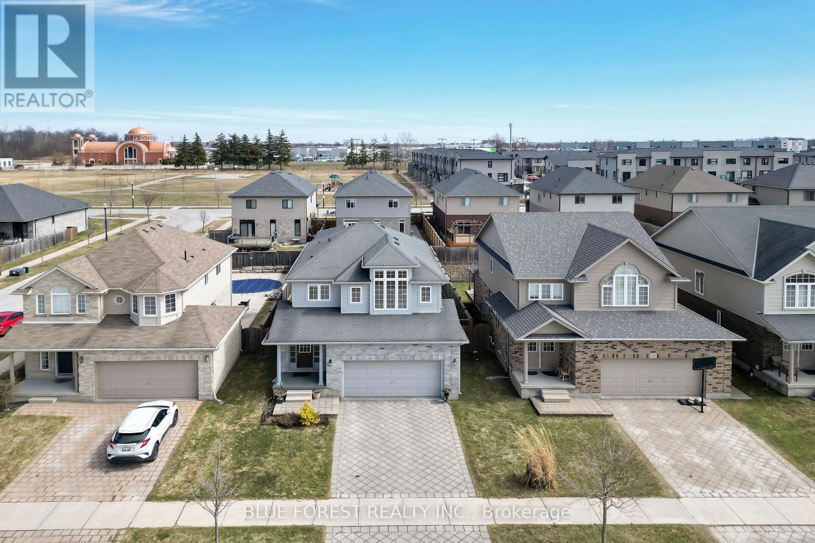 3303 Jinnies Way, London South (South W), ON - Outdoor With Facade