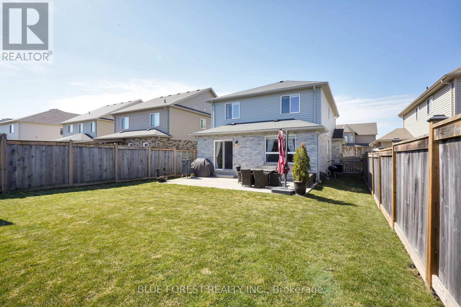 3303 Jinnies Way, London South (South W), ON - Outdoor