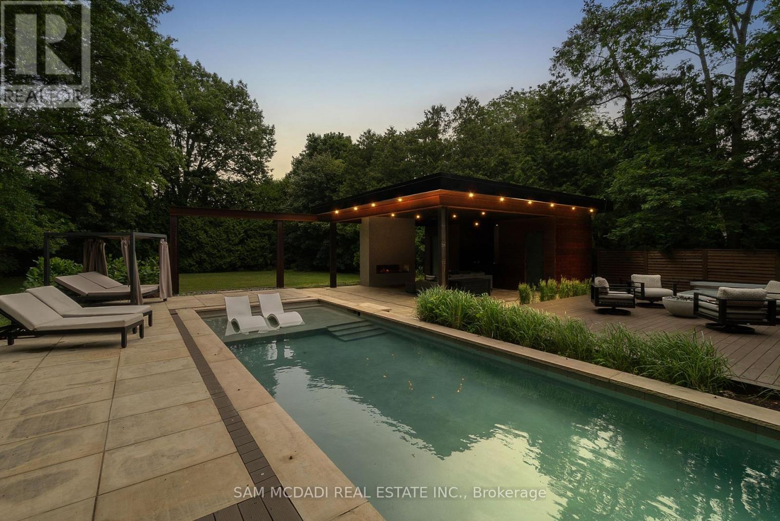 1287 Birchview Drive, Mississauga, ON - Outdoor With In Ground Pool