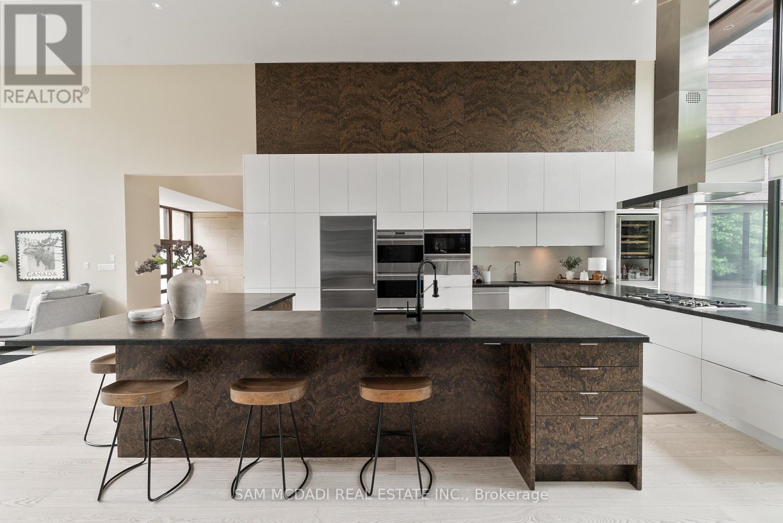 1287 Birchview Drive, Mississauga, ON - Indoor Photo Showing Kitchen