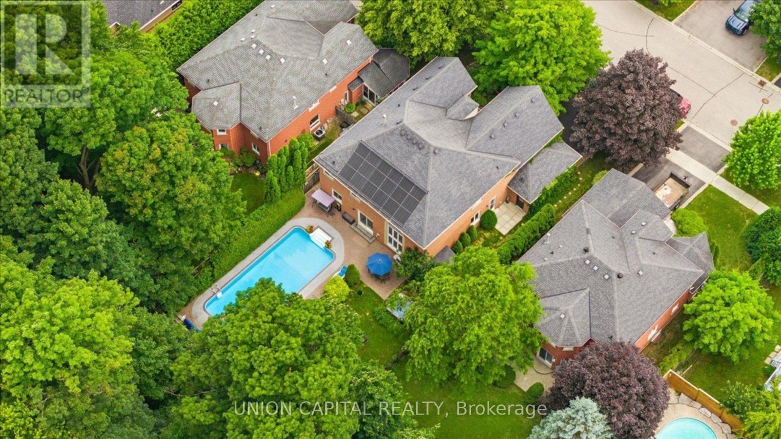 86 Charing Crescent, Aurora, ON - Outdoor With View